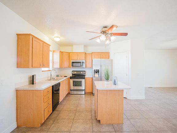 4th image of 3802 W Abraham Ln