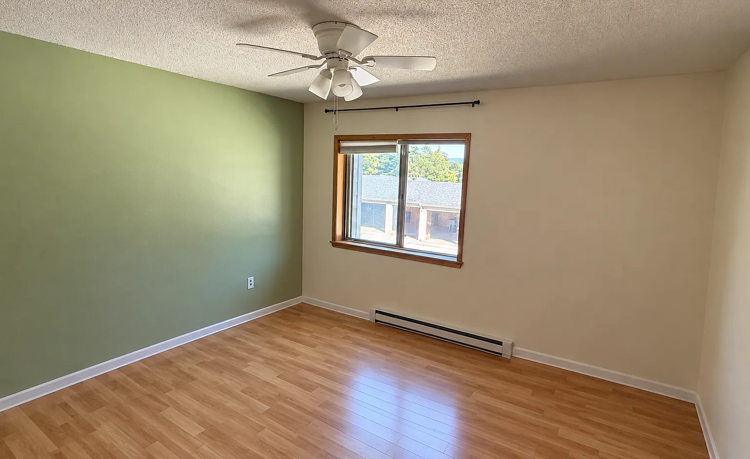 2 bed, 1270 sqft, $2,350 — Photo 4