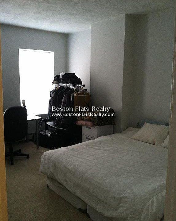 2nd image of 6-12 Blackwood St #322M