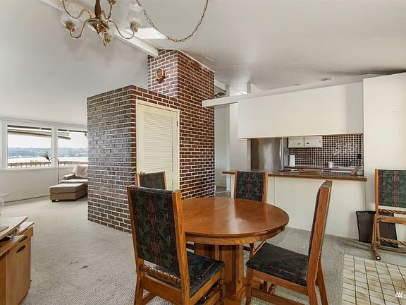5th image of 8948 Erie Ave NW