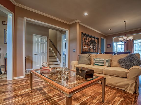 4th image of 37 Oconnor Cir