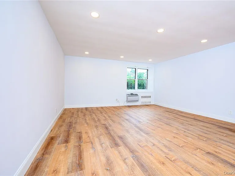 3 Sadore Ln #6M — Photo 8
