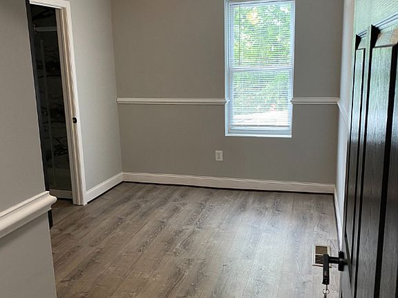 4th image of 210 N Mount St #Bb-1350-2ba