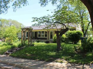 902 S 4th St, Madison, KS 66860