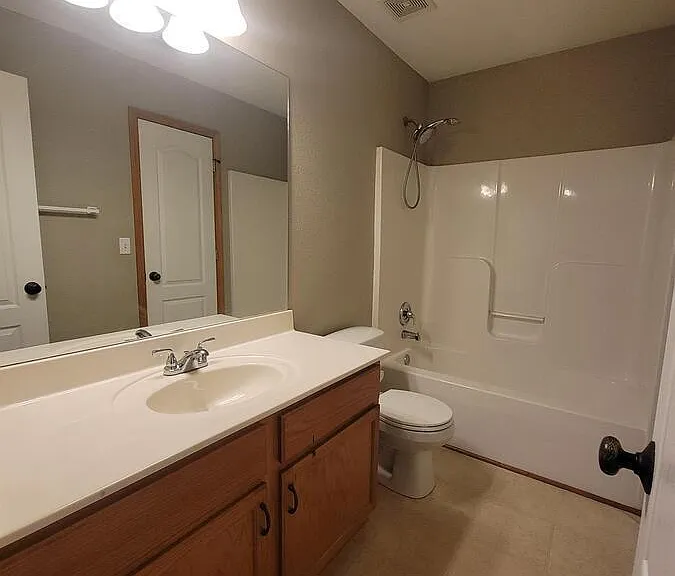1620 NW Samantha Ct — Photo 8