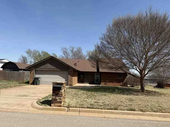 9 Easy St, Clinton, OK 73601