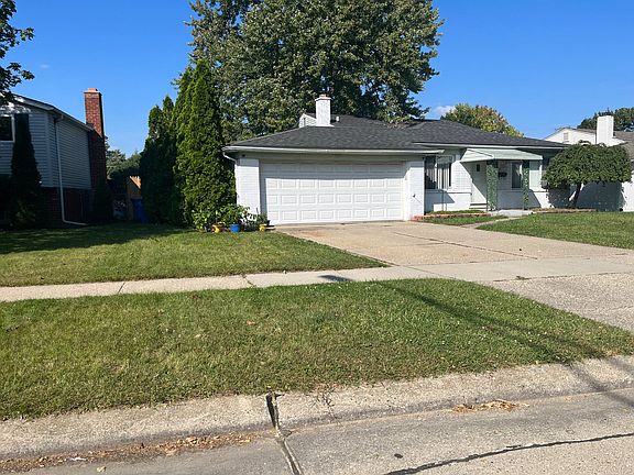 3rd image of 32753 Beechwood Dr
