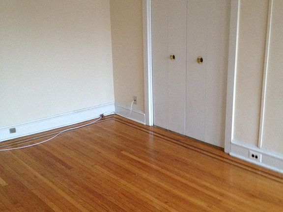 4th image of 144 W Allens Ln APT C26