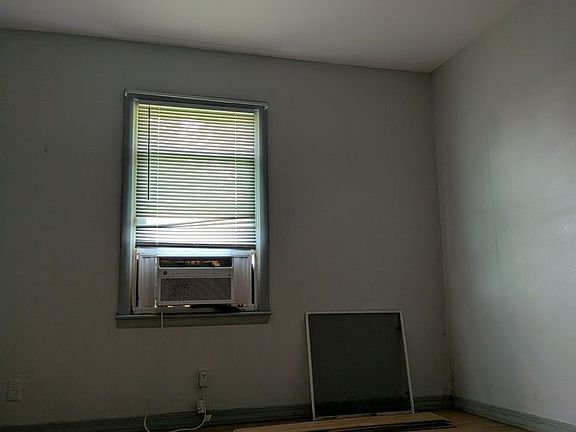 2nd image of 218 Cornelius Ave