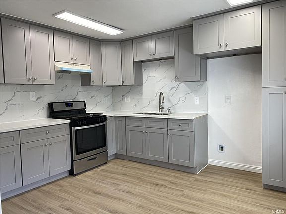 4th image of 124 Bonita St #C