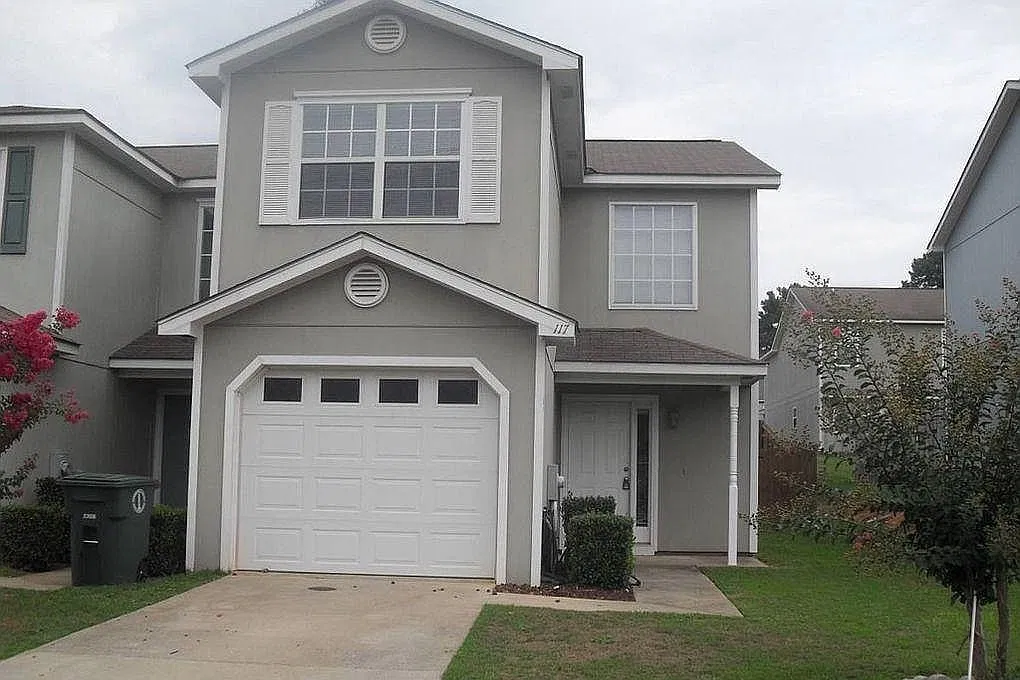 3 bed, 2.5 bath, 1493 sqft, $1,375 — Photo 1