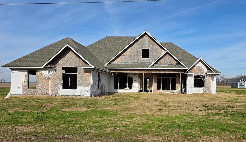 1st image of 52 Bayou Cv