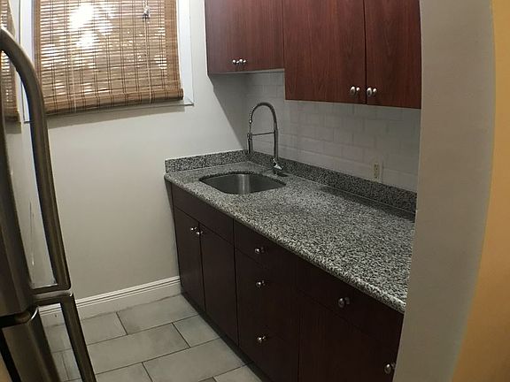 3rd image of 222 Phoenetia Ave APT 7