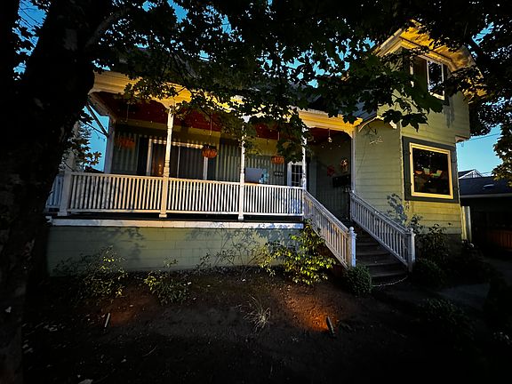 3rd image of 5522 SE Ramona St Unit B
