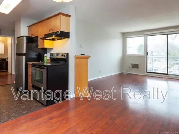 625 Rowcliffe Ave Unit 202, Kelowna, BC V1Y 5Y8