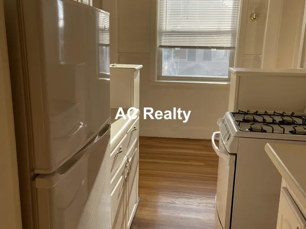 66 Lake Ave APT 5, Melrose, MA 02176