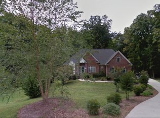 2696 Glen Forest Dr, Winston Salem, NC 27103