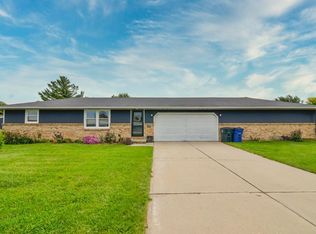 2713 Packerland Dr, Green Bay, WI 54313