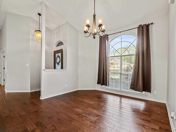 4th image of 5406 Oak Meadow Dr