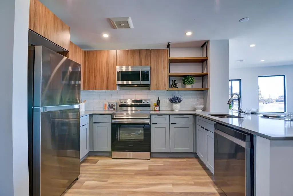 2 bed, $2,225 — Photo 2