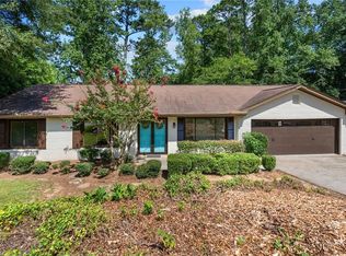 184 Shadow Lake Dr, Lilburn, GA 30047