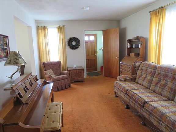 5th image of 64 Colville Ave