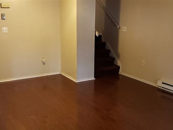 2nd image of 362-364 Halladay St #362