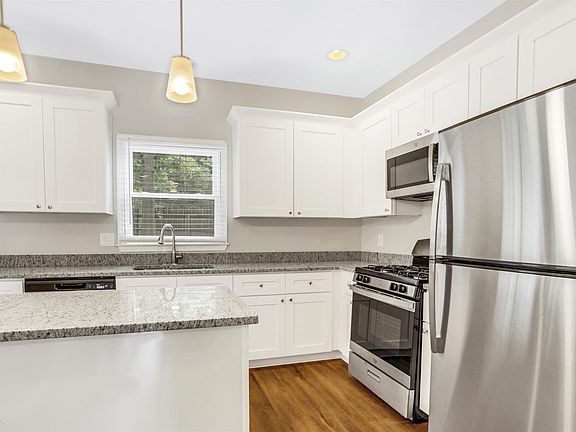 5th image of 1621 Old Springs Ct