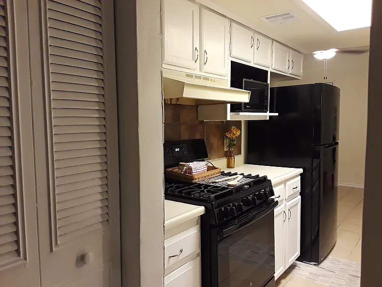 5130 Village Grn #A — Photo 10