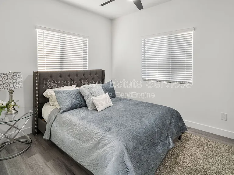 4988 Genesee Ave #4984 — Photo 7