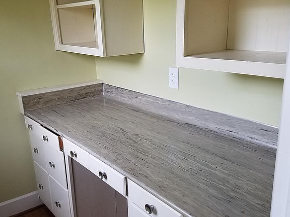 5th image of 1494 Meadowthorpe Ave