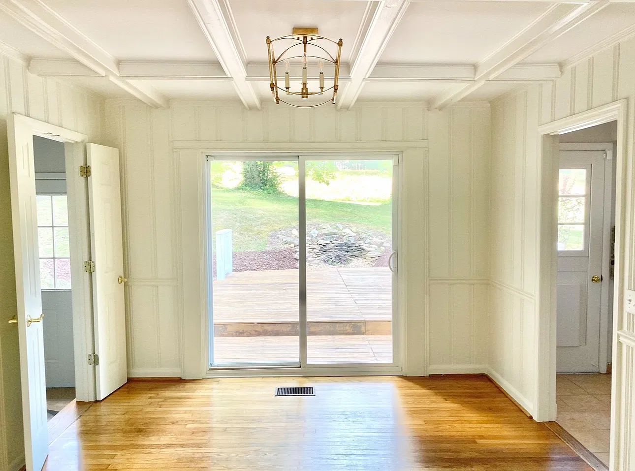 315 Oakmont Ln — Photo 3