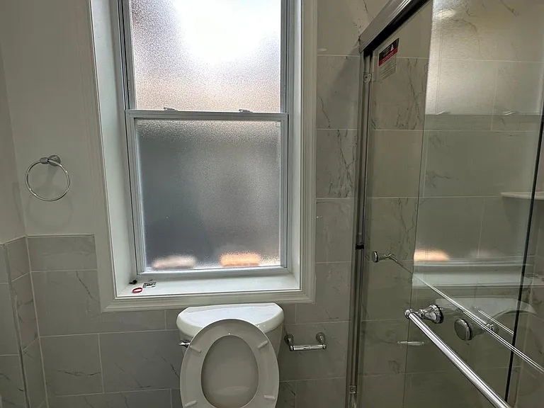 124 Lombard St #2R — Photo 9