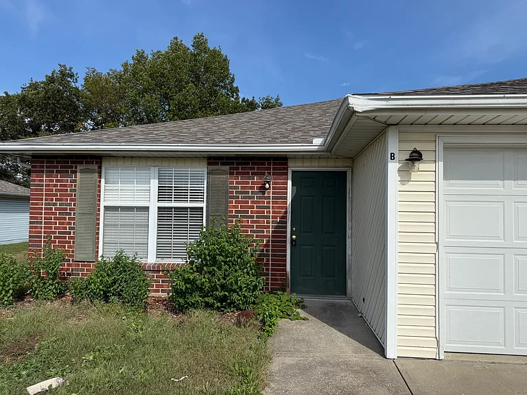 2 bed, 1.0 bath, $850 — Photo 7