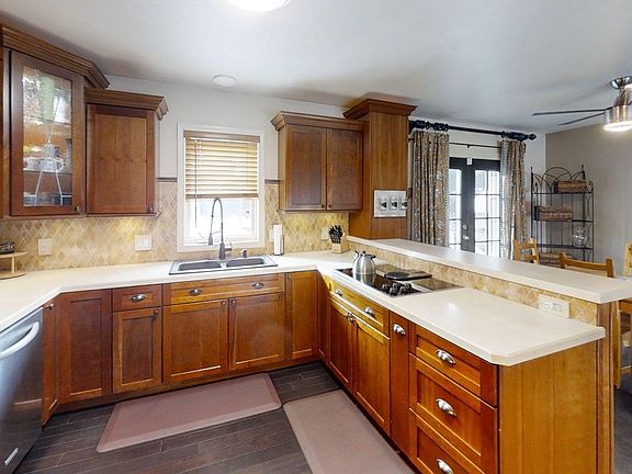5th image of 2771 Silver St
