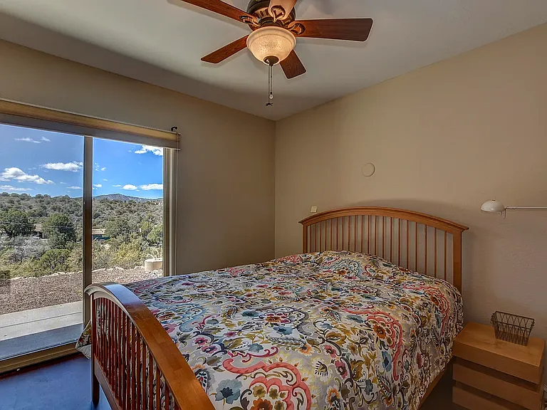 218 Jacob Ln — Photo 5
