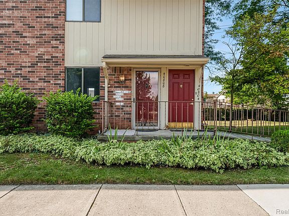 2nd image of 40808 Highpointe Dr