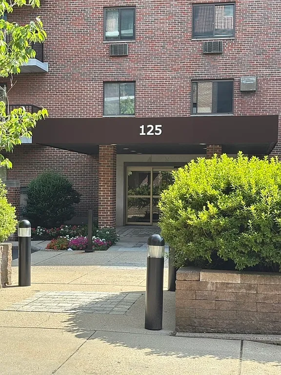 2 bed, 2.0 bath, 1085 sqft, $4,100 — Photo 1