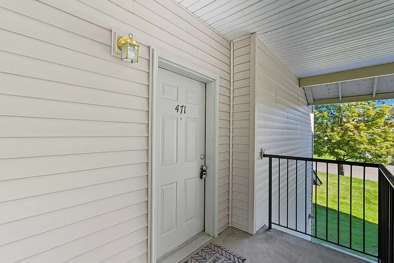 2 bed, 2.0 bath, 1053 sqft, $1,595 — Photo 2