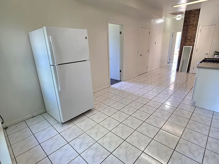 953 Bergen St #2 — Photo 4