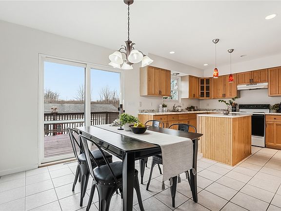 5th image of 3699 Mitchell Rd