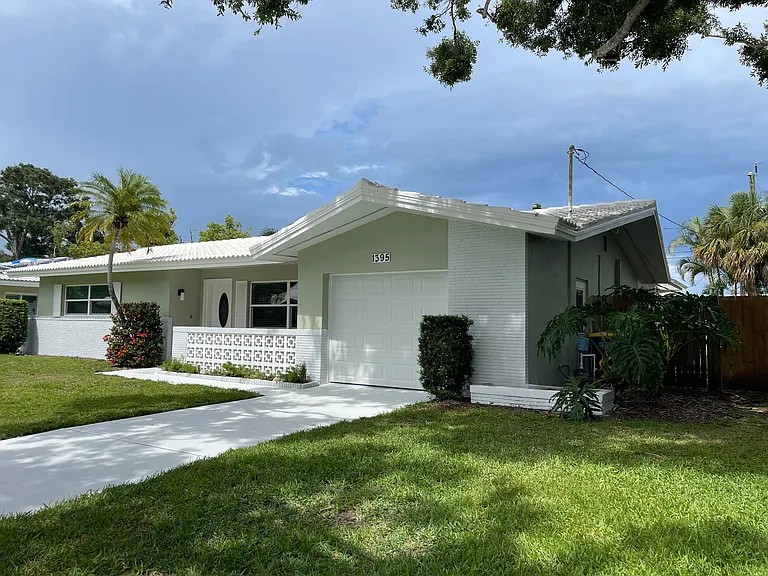 1395 Ambassador Dr — Photo 2