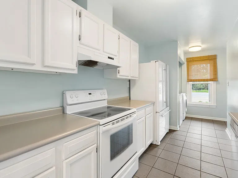 337 Hutton Cir — Photo 10