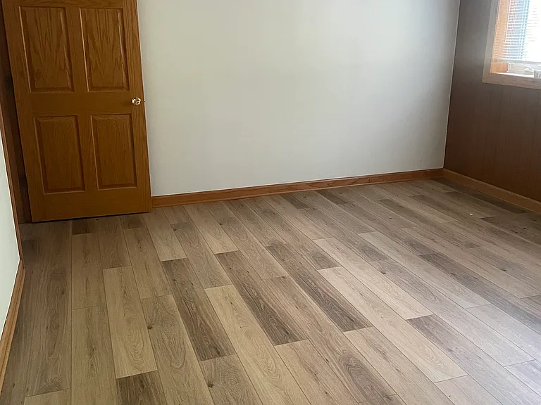 8285 Archer Ave — Photo 4