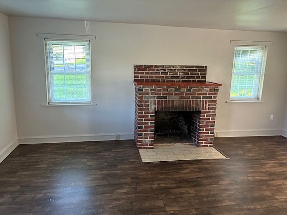 5th image of 107 Crest Rd