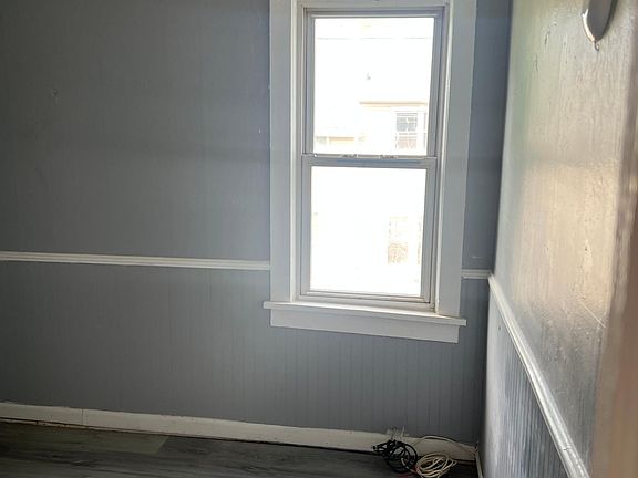 2nd image of 141 Edson St Floor 2