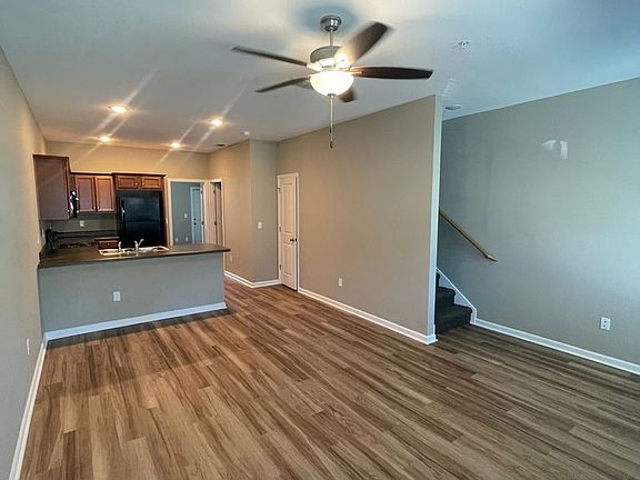 4th image of 2256 Del Carmel Way
