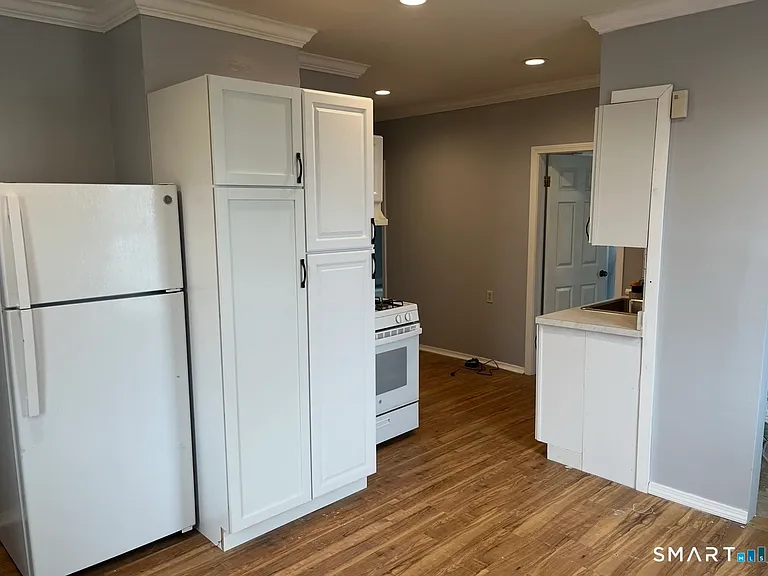 109 1/2 Oak Ave — Photo 9