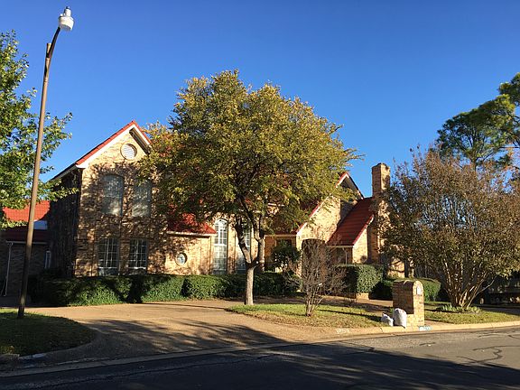 3rd image of 2401 Autumn Oaks Trl