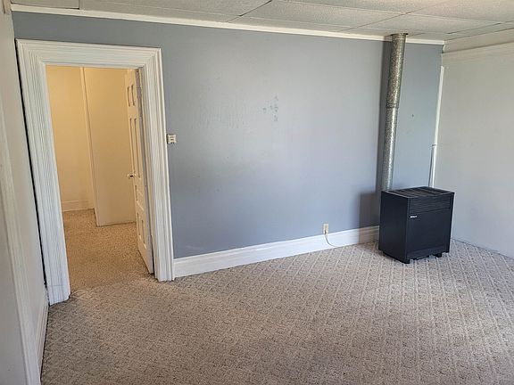 4th image of 313 E Merrimac St